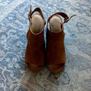 Brown Open Toed Heels (UNWORN)